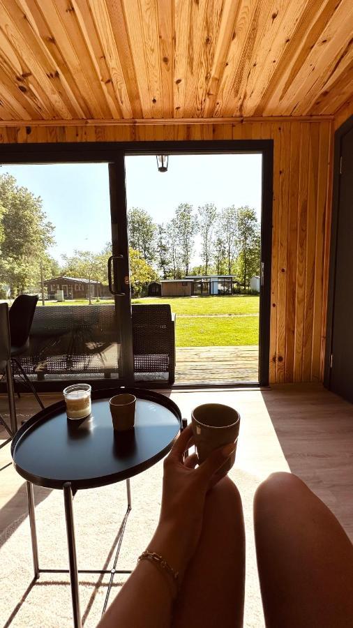 Luxe Tiny House Bij Het Leekstermeer Matsloot المظهر الخارجي الصورة
